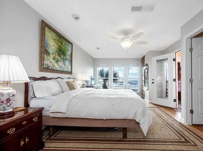 Building Photo - 8316 Seawall Blvd