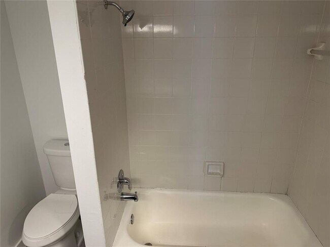 Building Photo - 5621 NW 16th St