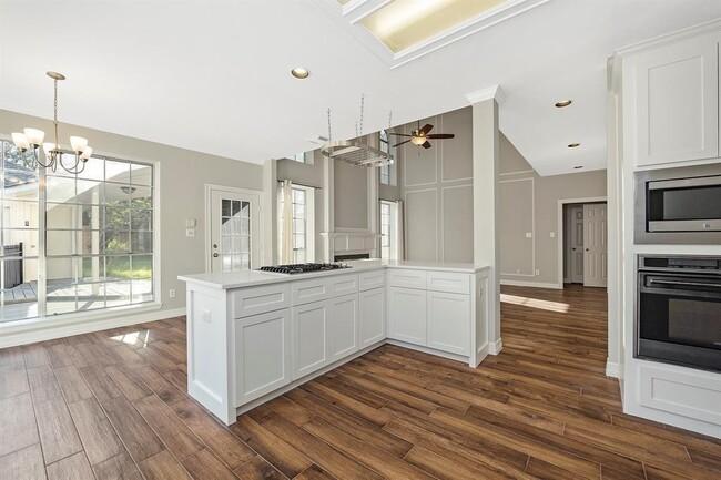 Building Photo - 22211 Mission Hills Ln