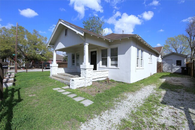 Building Photo - 120 N Edgewood St