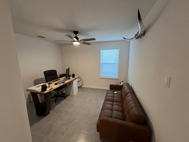Office (furnished) - 4845 Park Gln