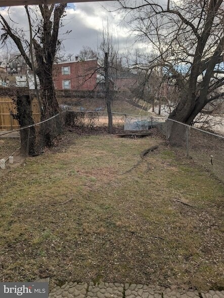 Building Photo - 106 Walnut St