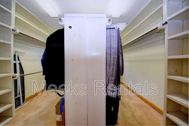 Building Photo - 30 Bridlewood Rd