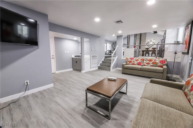 Building Photo - 5301 Opuntia St