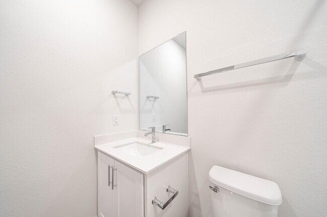 Building Photo - 225 New Hampton Wy