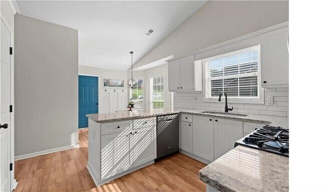 Building Photo - 5440 Windcrest Ln