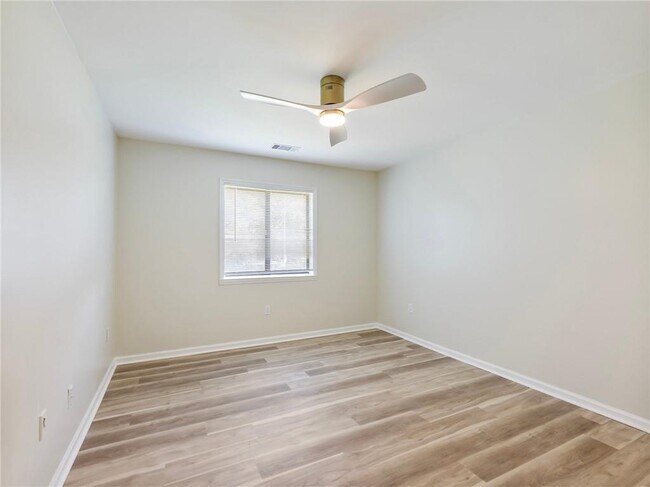 Building Photo - 605 Candler St