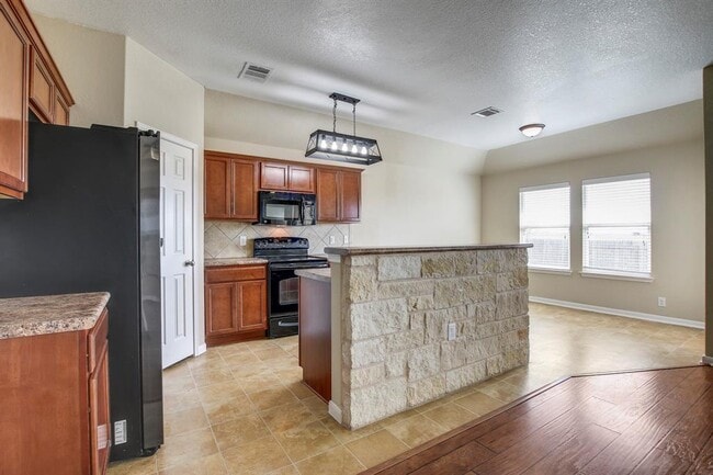 Building Photo - 507 Teron Dr