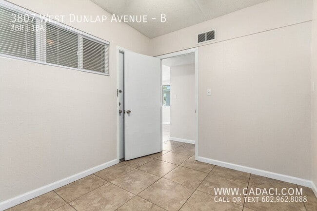 Building Photo - 3807 W Dunlap Ave