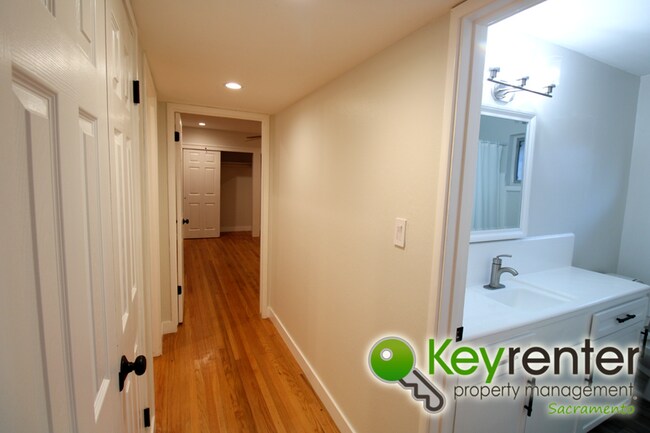 Building Photo - 4741 Foster Way