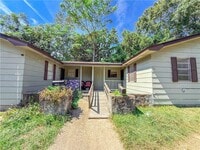 Building Photo - 736 Reynolds Ave