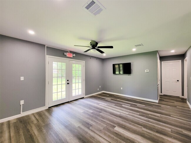 Building Photo - 6327 Mardale Dr