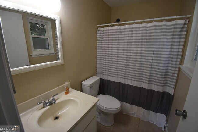 Building Photo - 116 Dogwood Cir