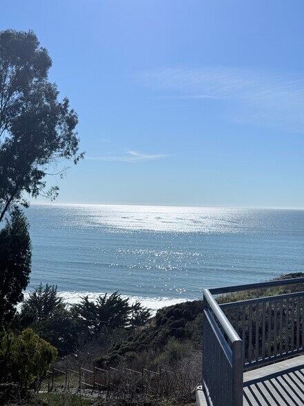 Building Photo - 431 Vista del Mar Dr