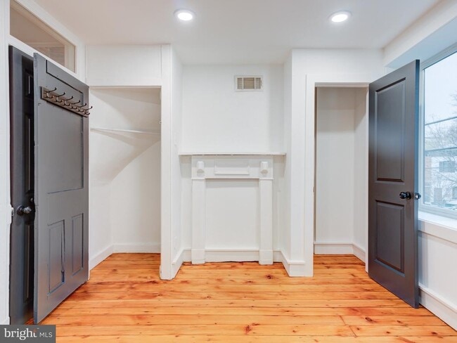 Building Photo - 1520 E Susquehanna Ave