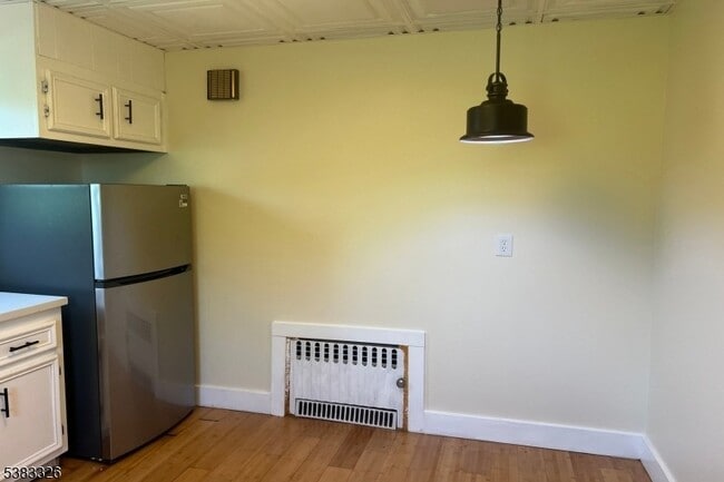 Building Photo - 19 Spring St