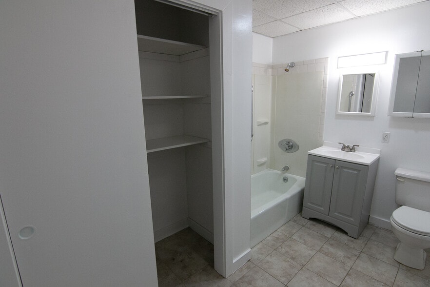 Building Photo - 21 Essex St