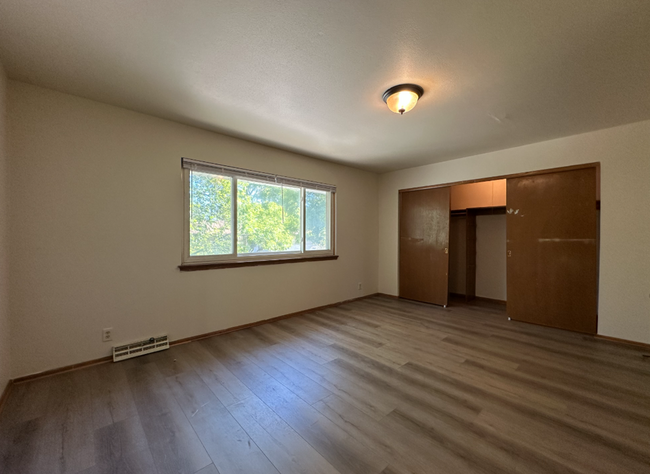 Building Photo - 4209 W Good Hope Rd