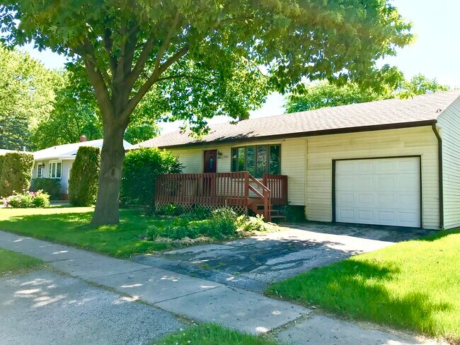 Building Photo - 7103 Mildred Rd