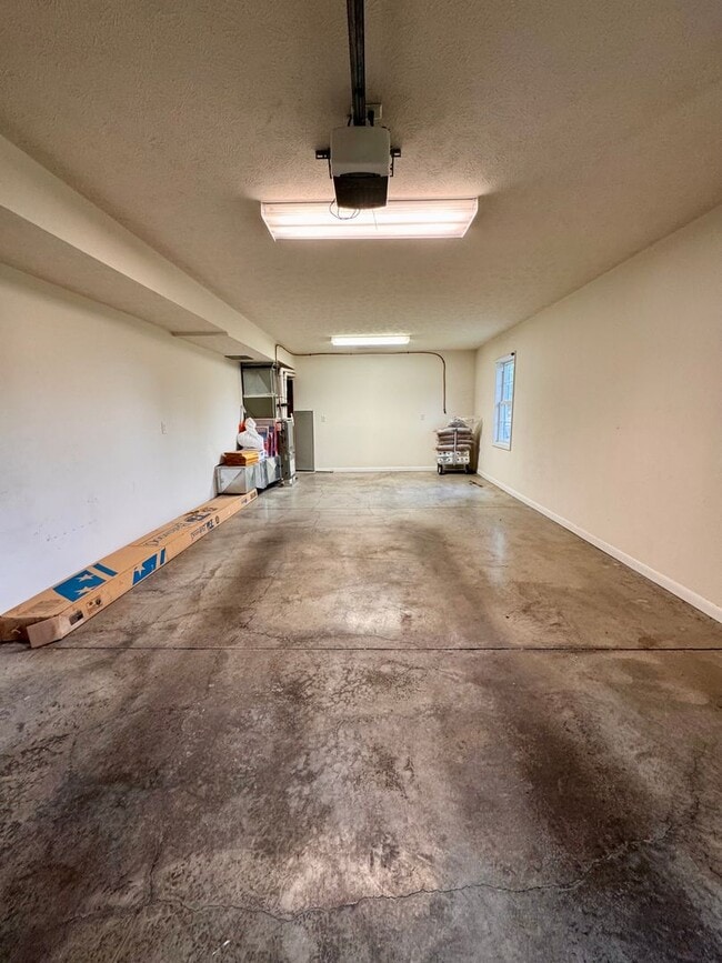 Building Photo - House for Rent in Bridgewater