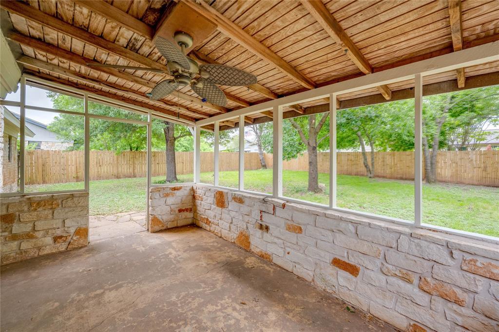 Building Photo - 908 Spring Tree St