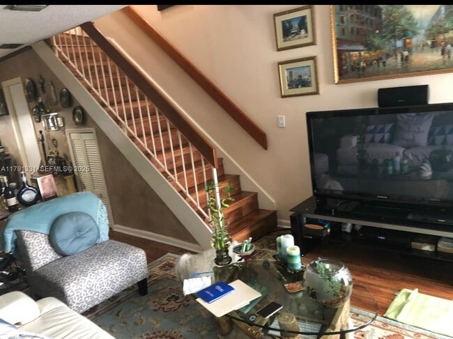 Building Photo - 248 Majorca Ave