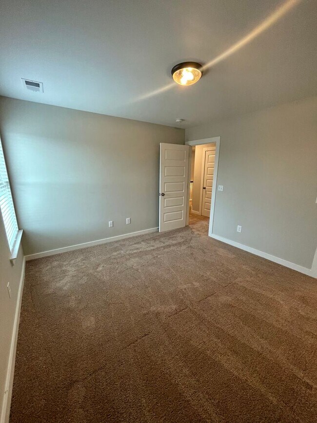 Building Photo - Home for Rent in Calera, AL!!! Available to View Now!!!