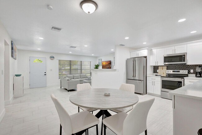 Building Photo - 3837 NE Melba Dr