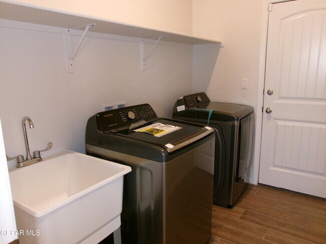 Building Photo - 11361 Hidalgo Dr