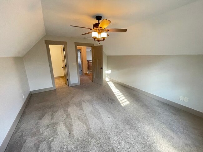 Building Photo - 1014 Curdwood Blvd