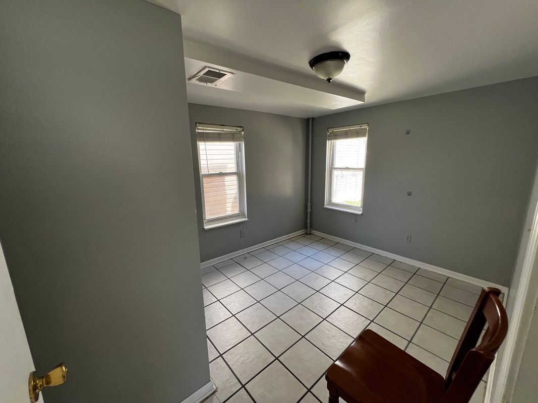Building Photo - 1440 S 49th Ave