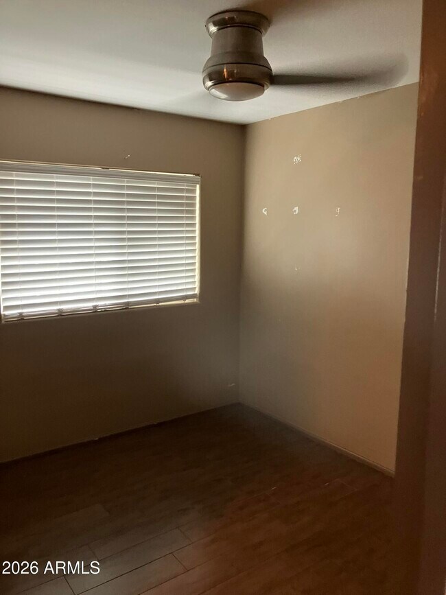 Building Photo - 7613 W Devonshire Ave