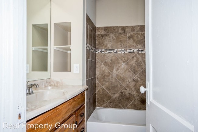 Building Photo - 400 S 9th St