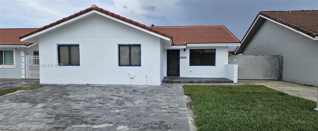 Primary Photo - 14765 Kendale Lakes Blvd