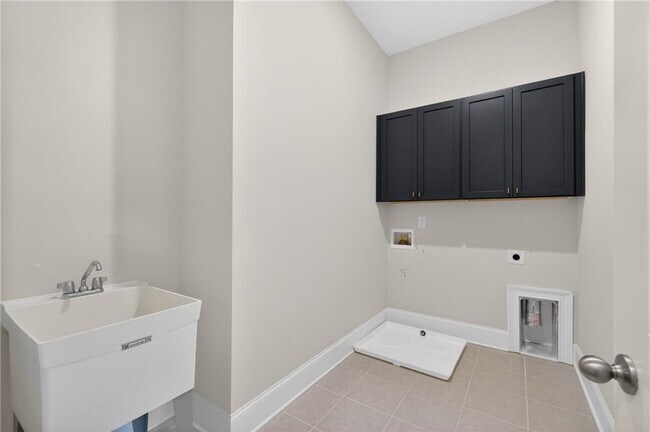 Building Photo - 687 Stickley Oak Way