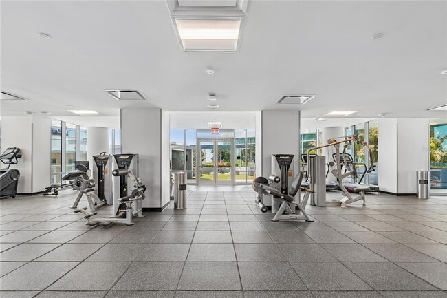 Building Photo - 400 Central Ave