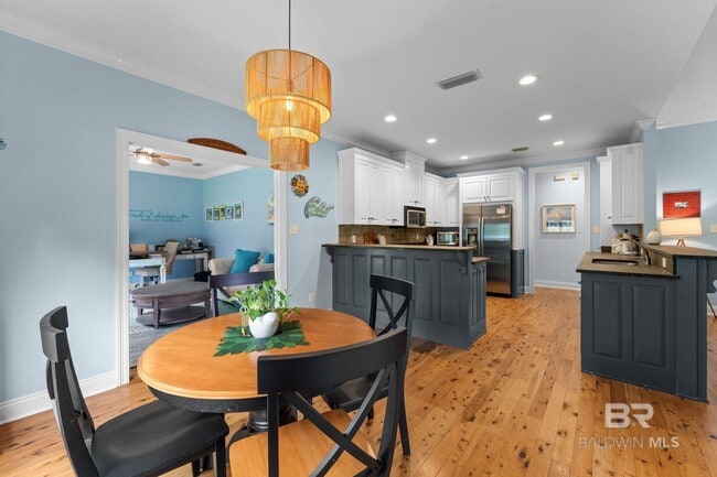 Building Photo - 25911 Tealwood Dr