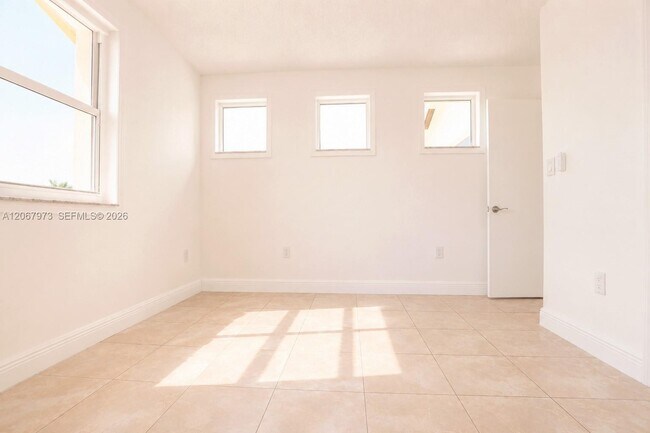 Building Photo - 15428 SW 50th Terrace