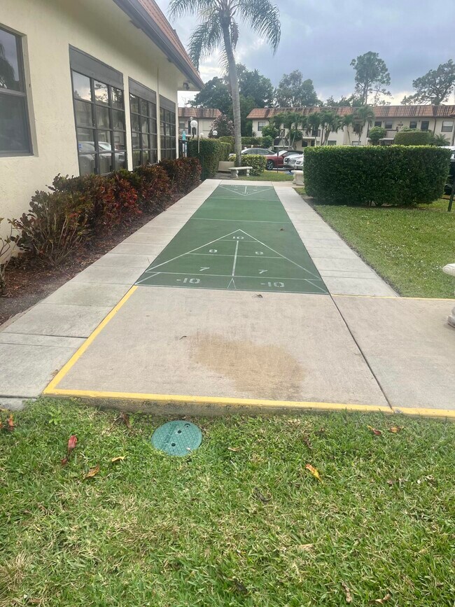 Building Photo - 7178 Golf Colony Ct