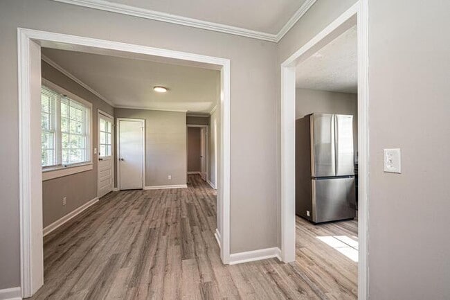 Building Photo - 184 Mill St