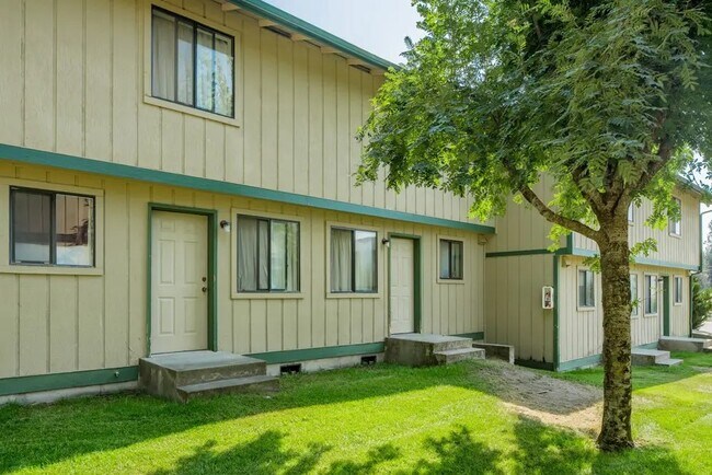 Building Photo - 1600 W 7th St