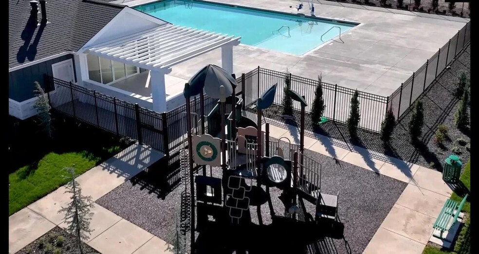 Building Photo - 187 N Nursery Ave