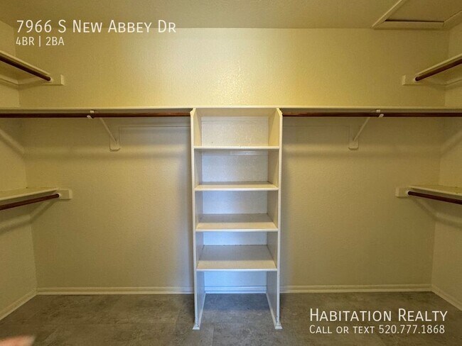 Building Photo - 7966 S New Abbey Dr