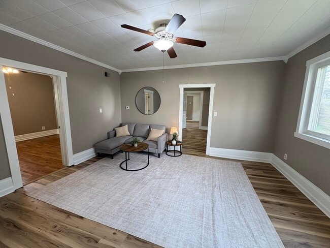 Building Photo - 645 Forest Ave