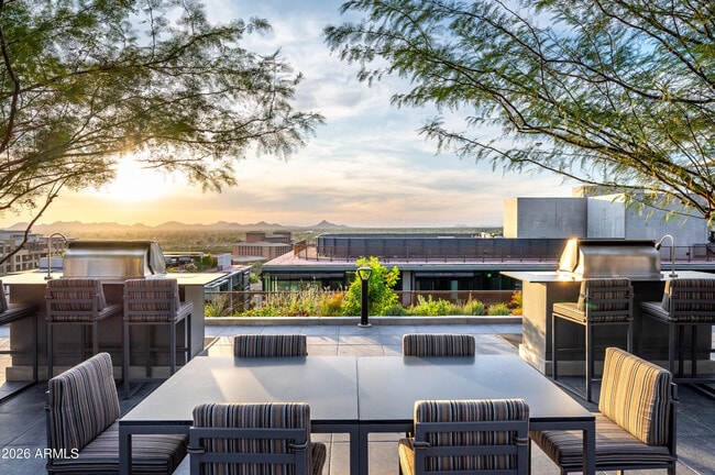 Building Photo - 7180 E Kierland Blvd