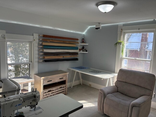 Building Photo - 433 McKinley St