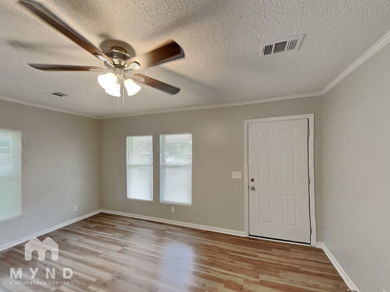 Building Photo - 214 Harrel St