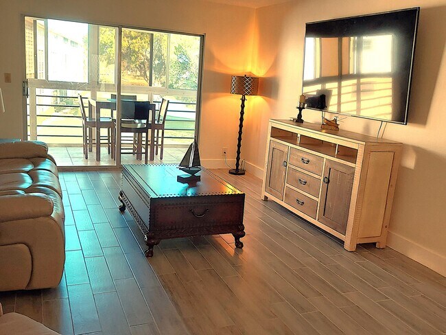 Building Photo - 2903 Victoria Cir