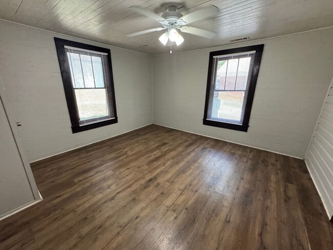 Building Photo - 3/1 House in Shannon Village $1050