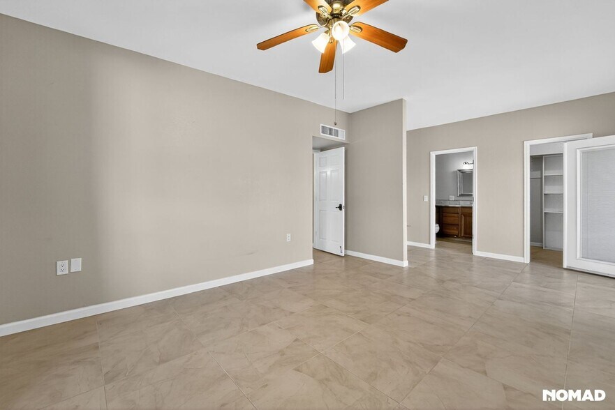 Building Photo - 768 W Calle Del Ensalmo